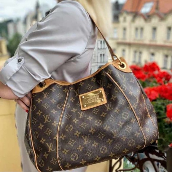 Louis Vuitton Handbags - 💎✨BEAUTIFUL✨💎 Authentic Louis Vuitton  Galliera PM Shoulder bag